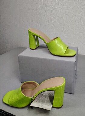 The Drop - Bright Green With Alligator Skin Like Pattern Size 6.5